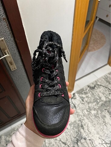 29 Beden siyah Renk Hiç bi kusuru yok 1/2 defa gıyıldı