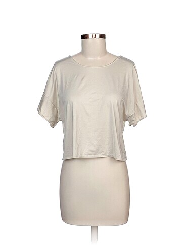 Adidas T-shirt %70 İndirimli.