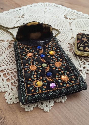 İşlemeli cüzdan ve ayna - Görsel 11