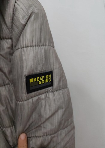 Gri Kapüşonlu Erkek Çocuk Mont - Görsel 5