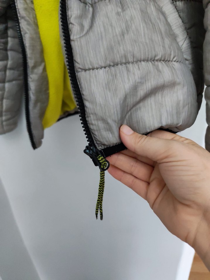 Gri Kapüşonlu Erkek Çocuk Mont - Görsel 3