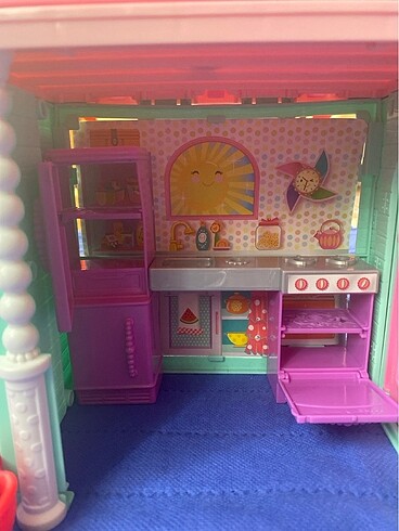  Barbie evi