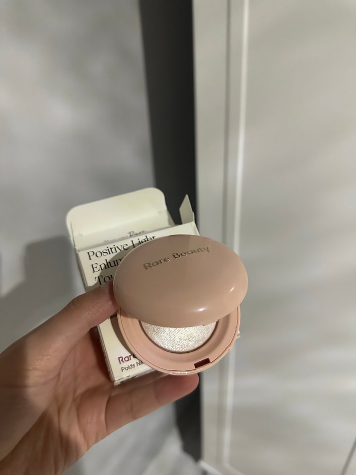 Rare Beauty Highlighter enlighter - Görsel 2