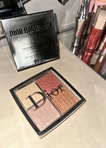 Dior Highlighter palette 004