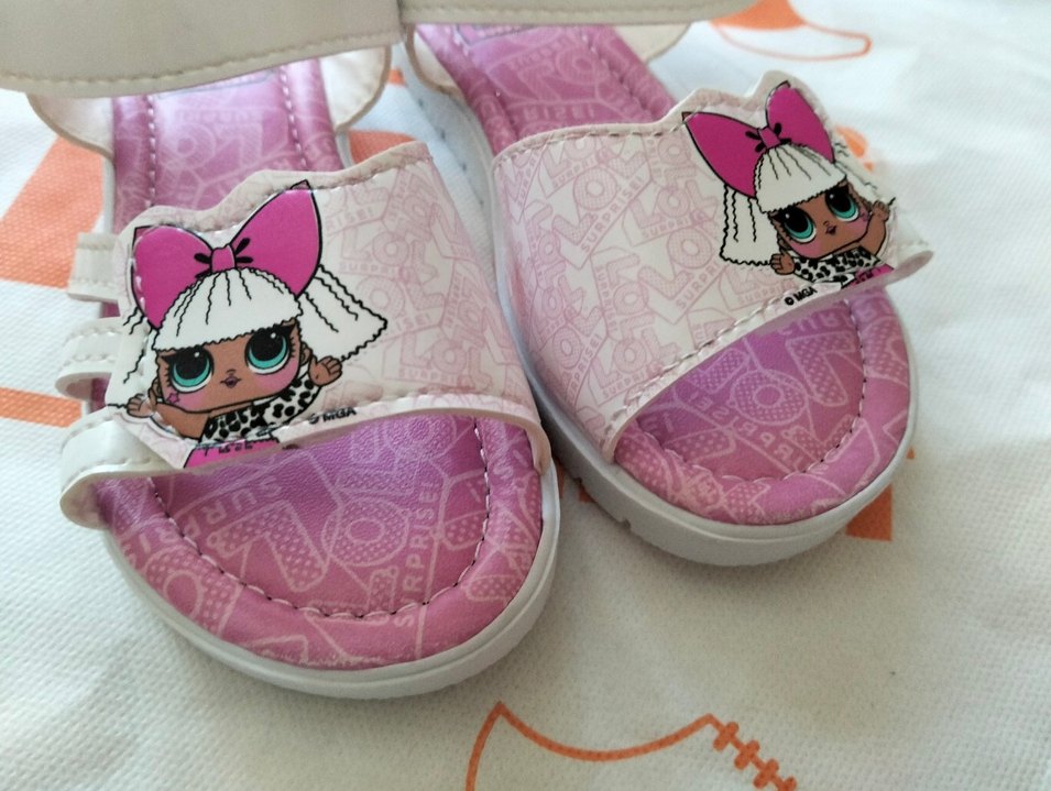 LOL baskılı renkli kız çocuk sandalet - Görsel 2