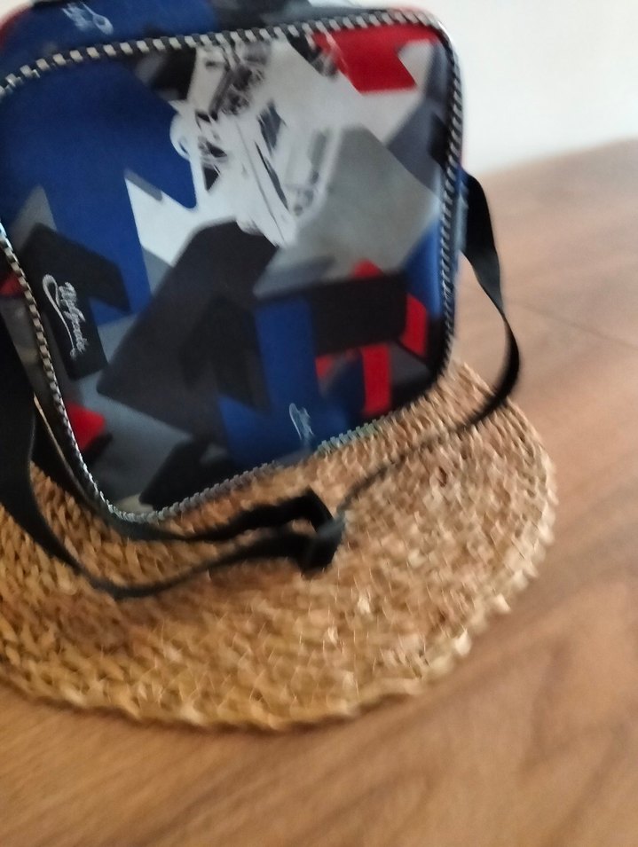 lisanslı Renkli Arabalar Temalı Çocuk Okul beslenme Çantası - Görsel 2