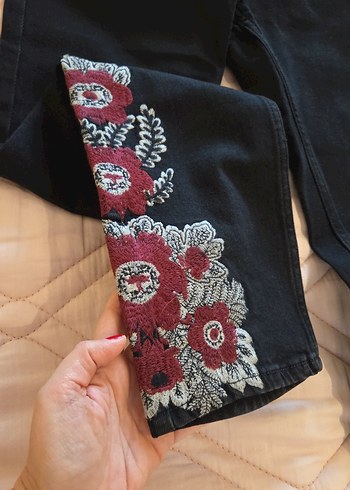 Nakışlı Siyah Kadın Kot Pantolon mango - Görsel 2