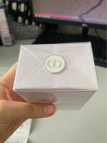 Dior miss dior vücut sütü