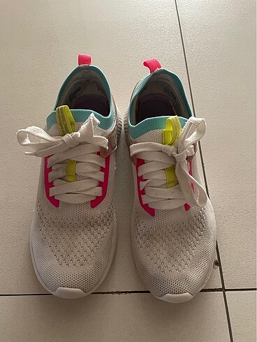 36 numara skechers