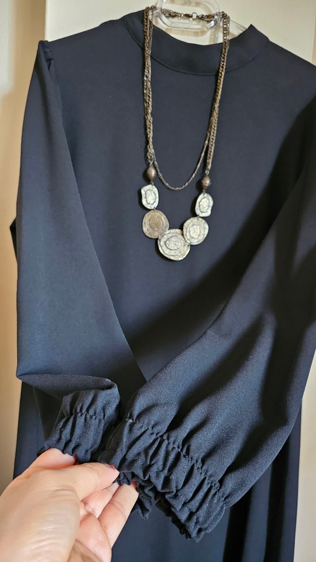 Zincir Detaylı Siyah Uzun Kadın Elbise - Görsel 5