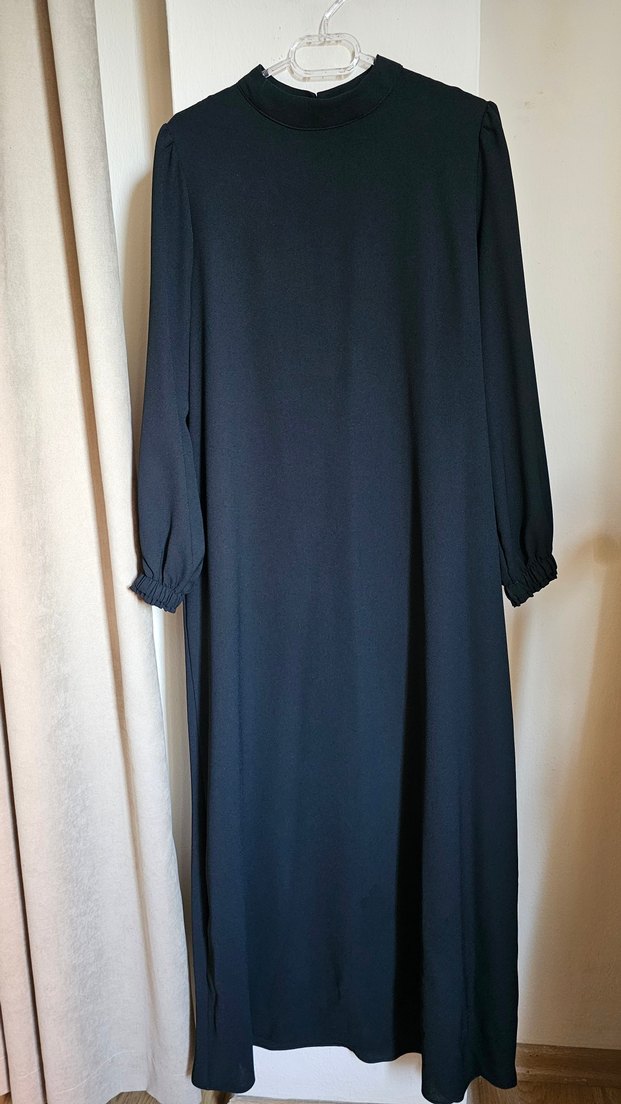 Zincir Detaylı Siyah Uzun Kadın Elbise - Görsel 3