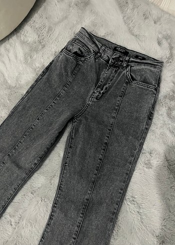 Gri Buckled Regular Fit Kadın Kot Pantolon