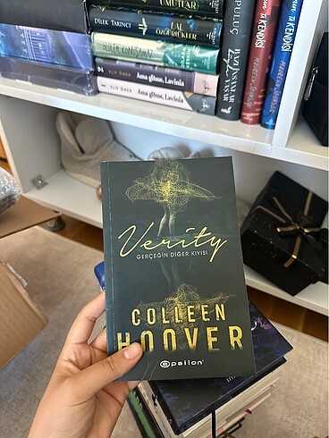 Verity Colleen Hoover
