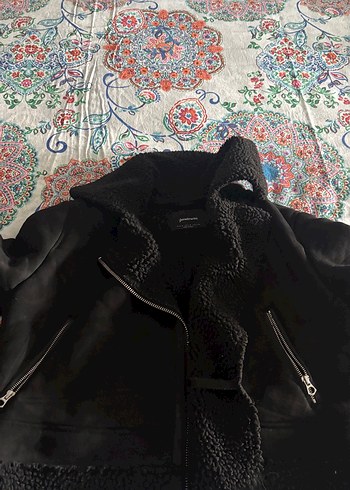 Stradivarius Siyah Peluslu Siklik