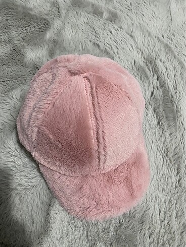 Pembe peluş şapka