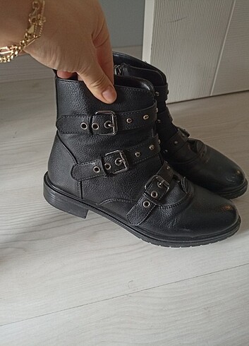 39 Beden siyah Renk Kısa bot
