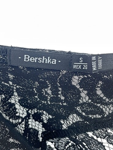 s Beden siyah Renk Bershka Mini Üst %70 İndirimli.