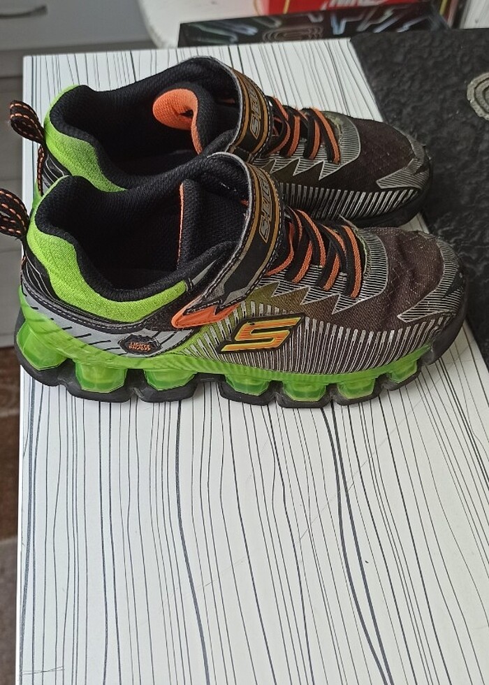 Skechers ışıklı çocuk ayakabisi 33 numara - Görsel 2