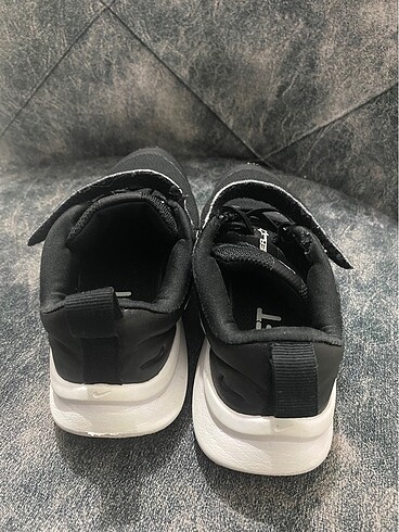 29 Beden siyah Renk Cocuk nike spor ayakkabi