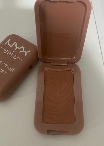 NYX Nyx Buttermelt Bronzer Koyu Bej Allık