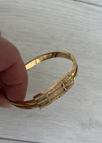 Kilitli Parlak Altın Kadın Bileklik - Görsel 2