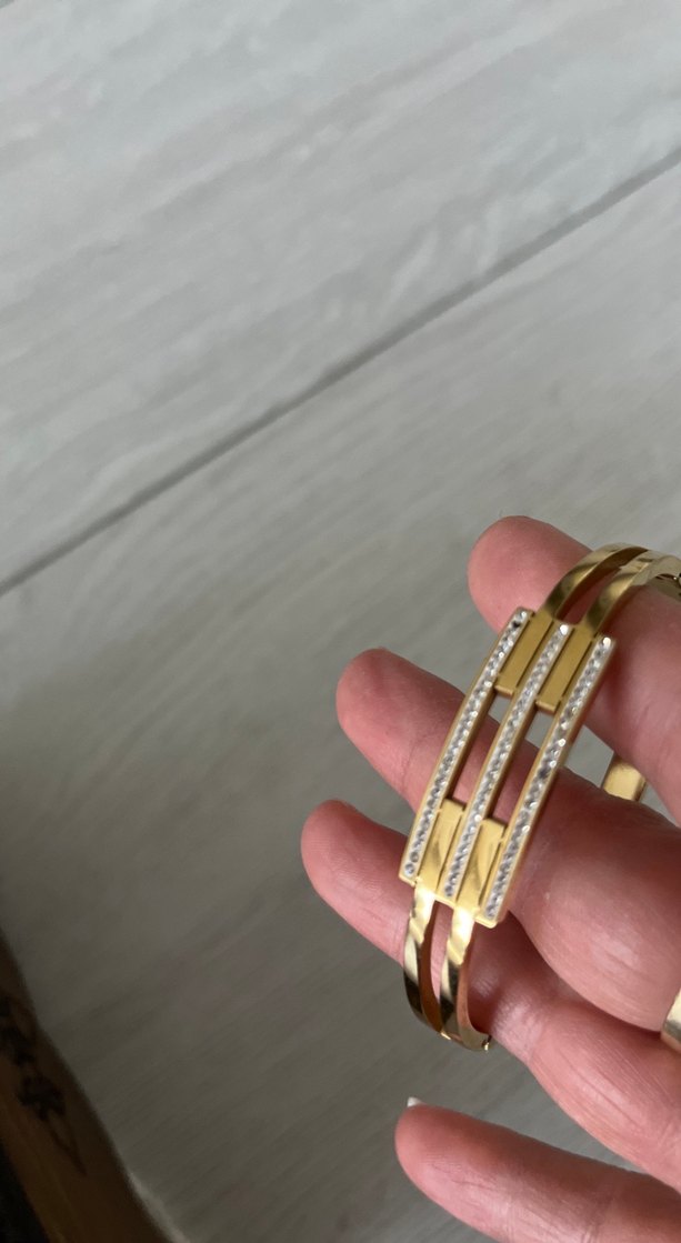 Kilitli Parlak Altın Kadın Bileklik - Görsel 3