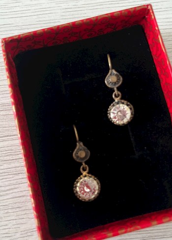 Beyaz Mini Payetli Vintage Küpe - Görsel 3