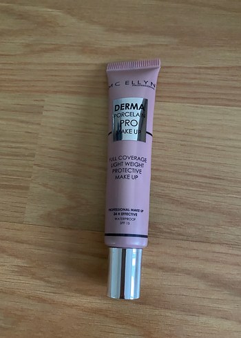 Mcellyn Derma Porselen Kapatıcı Fondöten & Makyaj Süngeri - Görsel 3