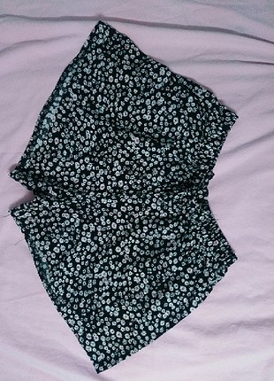 36 Beden papatyalı şort