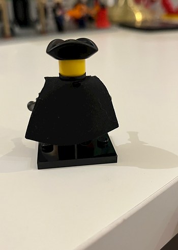 Beden Renk Lego Seri 17 The Mystery Man Figürü