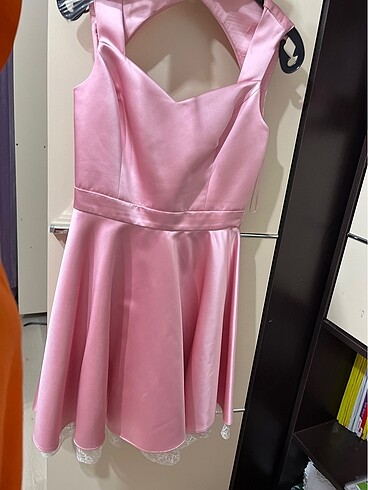 Pembe Elbise