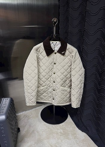 Barbour Beyaz Kapitone Mont