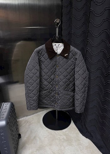 Barbour Antrasit Kapitone Mont