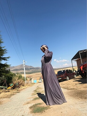 Beli boynu taşlı tesettür abiye elbise
