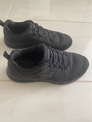 36 Beden siyah Renk Unisex Bağcıksız Skechers????