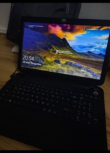 Toshiba satellite dizüstü bilgisayar 