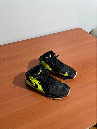Nike basketbol ayakkabısı (çocuk)