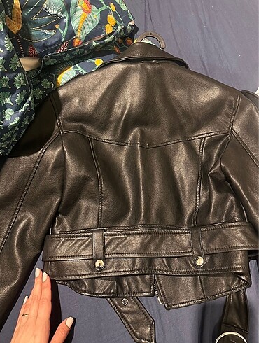 xs Beden Bershka deri ceket