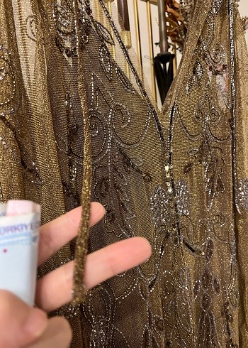 Boncuk İşlemeli V Yaka Kahverengi Uzun Elbise - Görsel 4