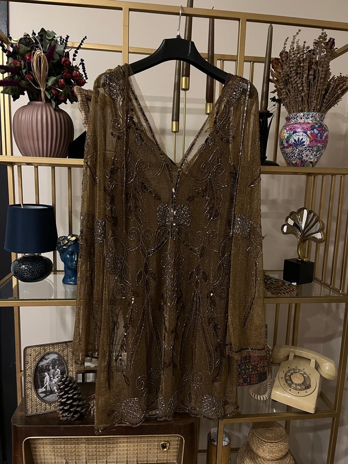 Boncuk İşlemeli V Yaka Kahverengi Uzun Elbise - Görsel 2