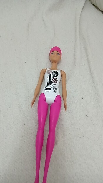 Yüzücü Barbie 