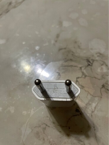 İPhone adaptorü orjinal 5V