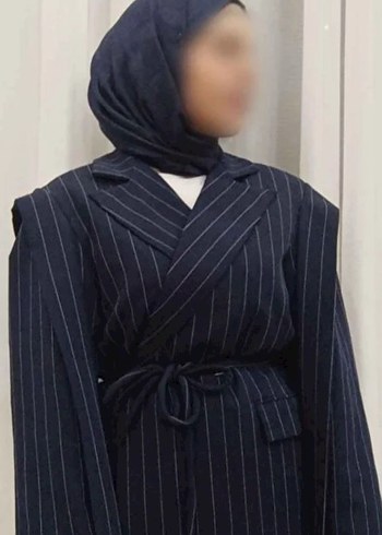 universal Beden Kemerli Çizgili Kısa Kadın Blazer