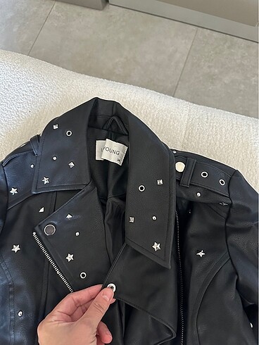 xs Beden Zımbalı deri ceket