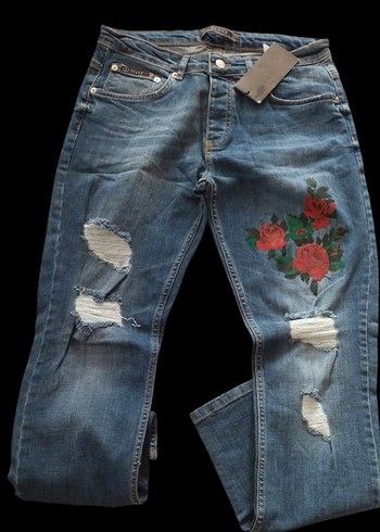 Düğmeli, Çiçek Baskılı Kadın Denim Pantolon - Görsel 3