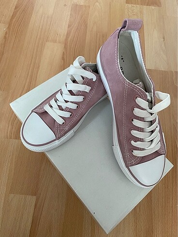 Kadın converse
