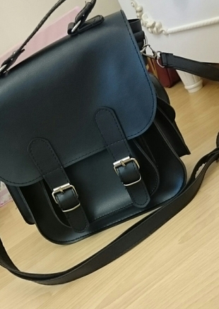 siyah çanta