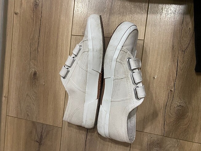 39 Beden Superga