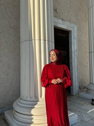 Kırmızı tesettür elbise
