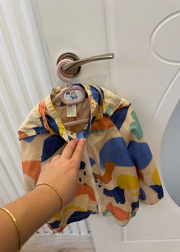 Kapüşonlu Yağmurluk - Görsel 2